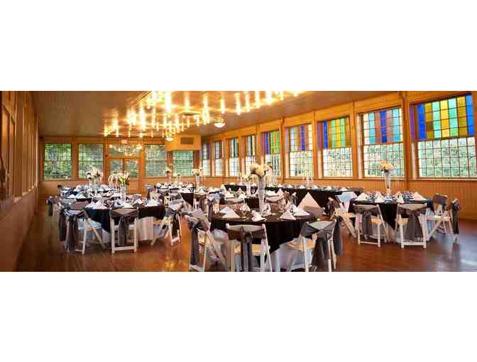 Enjoy 1 night @ 4.4 star Basin Park Hotel in Eureka Springs, AR + $100 FOOD CREDIT