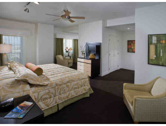 Enjoy 2 nights @ 4 STAR Condo near Disney Land Resort Anahiem, Ca + $100 FOOD