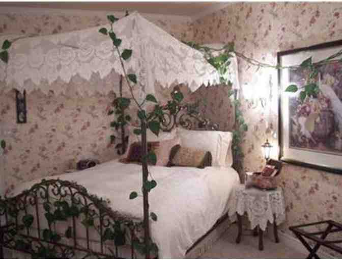 Enjoy 2 nights @ 5 Star Wild Rose Manor in Caldwell, ID + $100 FOOD CREDIT