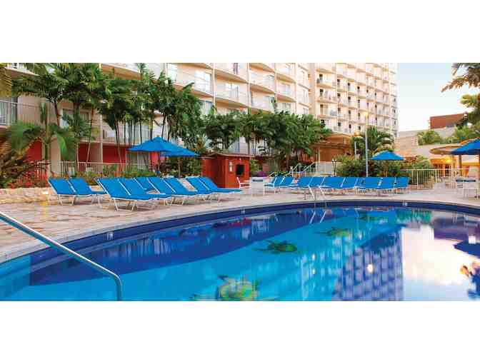 Enjoy 3 nights 4.5 STAR @ Wyndham at Waikiki Beach Walk Oahu, HI + $300 Food & Play Credit