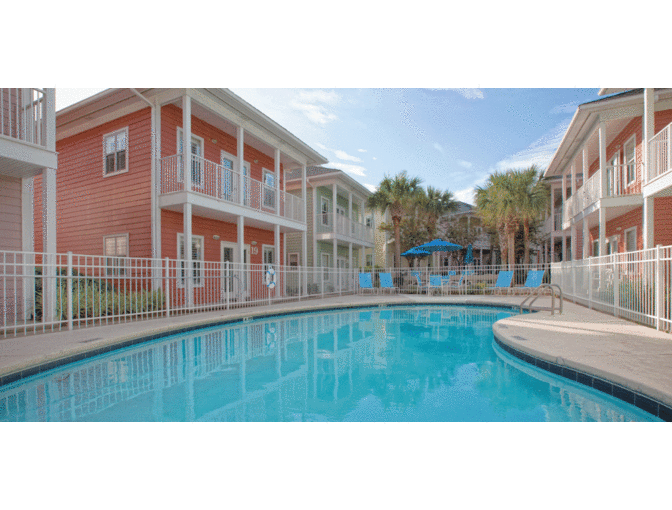 Enjoy 3 nights 4.5 STAR@ Wyndham Beach Street Cottages,Destin, FL +$300 Food & Play Credit