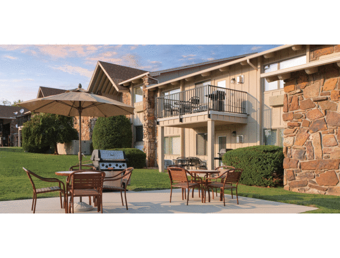 Enjoy 3 nights 4.5 STAR @ Wyndham Grand Lake, Afton, OK + $300 Food & Play Credit