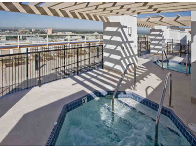 Enjoy 3 Nights @ 4 star Disneyland Luxury condo Anaheim, CA + $200 FOOD CREDIT!