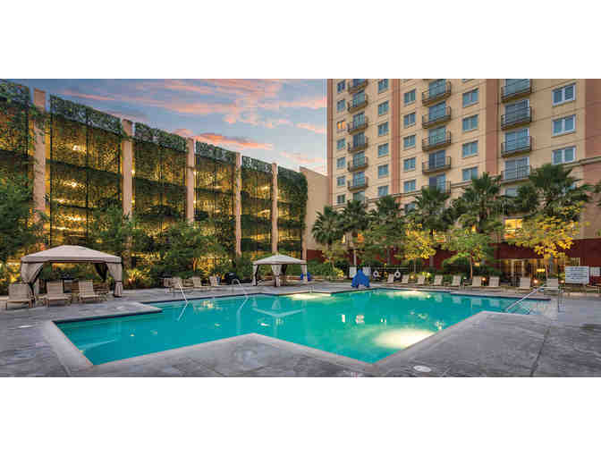 Enjoy 3 nights 4 STAR @ Wyndham Anaheim, Anaheim, CA + $300 Food & Play Credit