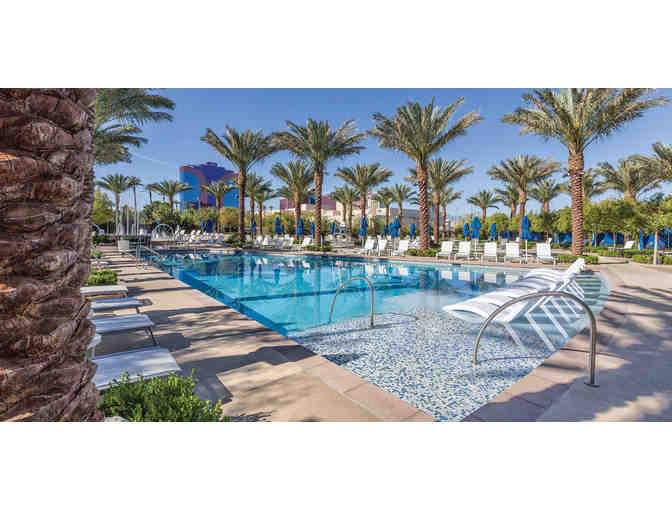 Enjoy 3 nights 4 STAR @ Wyndham Desert Blue, Las Vegas, NV + $300 Food & Play Credit