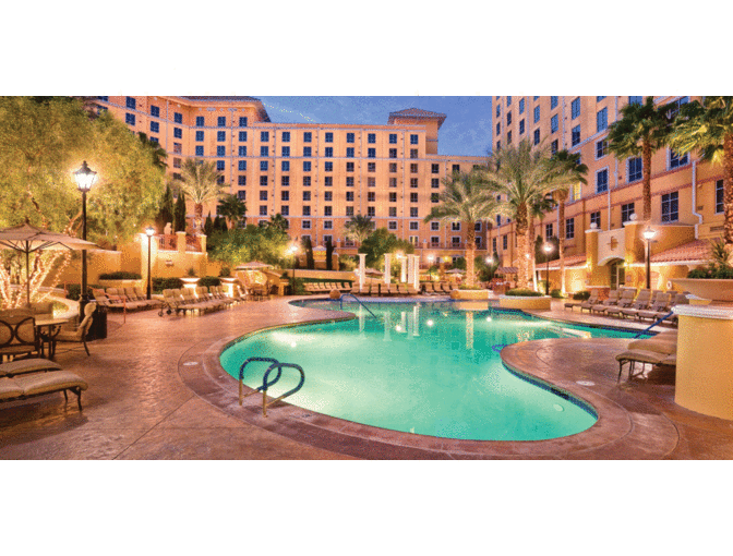 Enjoy 3 nights 4 STAR @ Wyndham Grand Desert, Las Vegas, NV + $300 Food & Play Credit