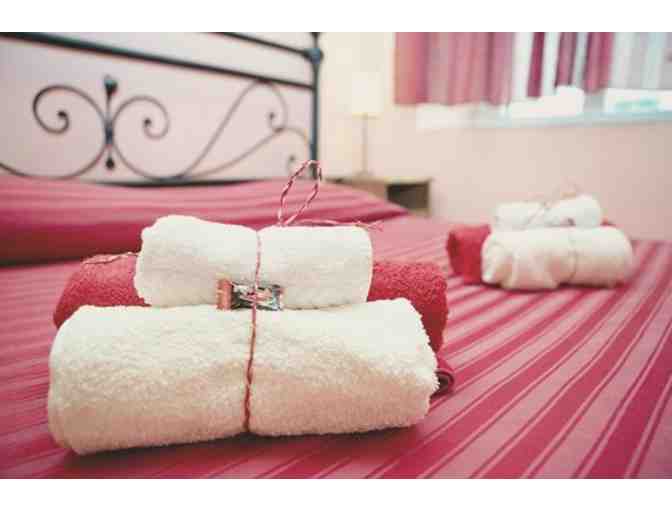 Enjoy 3 nights famous Strawberry Inn 4 star rated+MORE!!