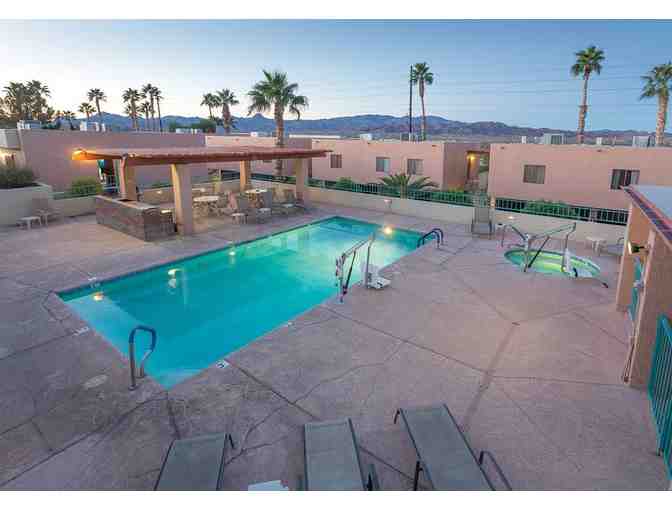 Enjoy 4 nights @ LUXE Havasu Dunes Luxury Condo Arizona 4.5 star + $100 Food Credit