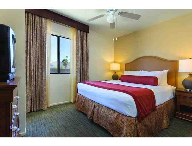 Enjoy 4 nights @ LUXE Havasu Dunes Luxury Condo Arizona 4.5 star + $100 Food Credit
