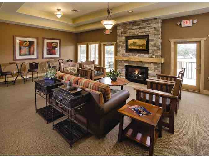 Enjoy 4 nights LUXURY 2 bedroom Condo New Braunfels, Texasa + $100 FOOD