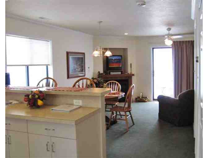 Enjoy 7 nights @ 1 bed Sunrise Cove At Village West Spirit Lake, Iowa + $100 FOOD