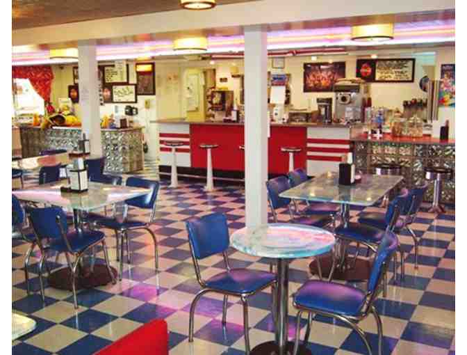 Enjoy 7 nights @ 1 bed Sunrise Cove At Village West Spirit Lake, Iowa + $100 FOOD