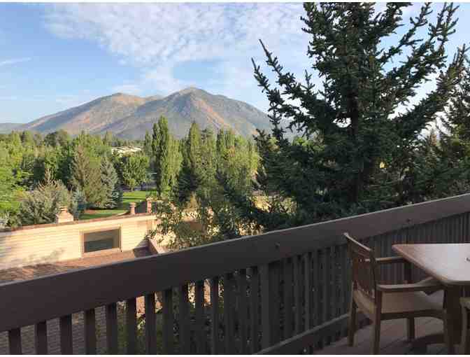 Enjoy 7 nights 4.6 star Wyndham Flagstaff, Arizona 1bed + $100 FOOD