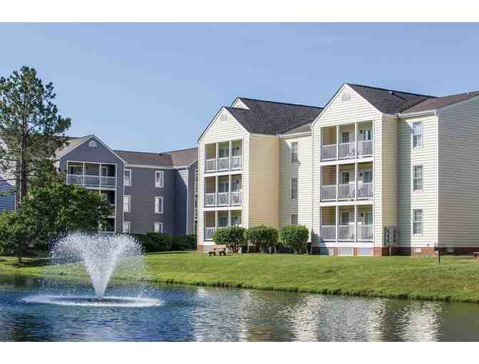 Enjoy 7 nights @ 4 star Wyndham Kingsgate Williamsburg, VA + $100 FOOD