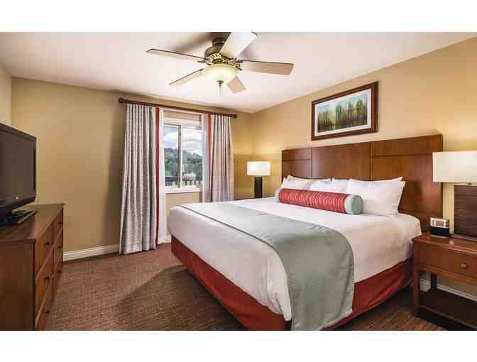 Enjoy 7 nights @ 4 star Wyndham Tamarack Wisconsin Dells + $100 FOOD