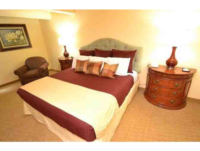 Enjoy 7 nights @ Fox Hills Resort Mishicot, WI 4 STAR + $100 Food Credit