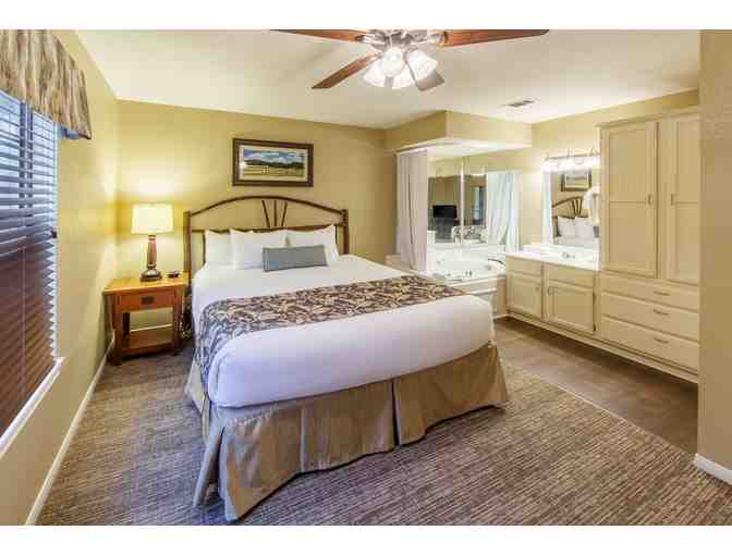 Enjoy 7 nights @ Holiday Inn Club Vacations Piney Shores Resort Conroe Texas + $100 FOOD