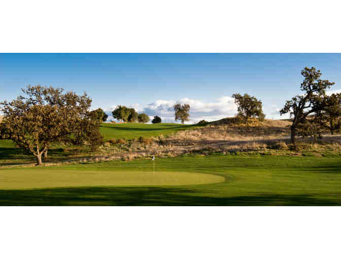 Enjoy Golf for 4 @ The Oaks Club at Valencia,Ca + $100 Food Credit