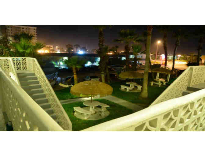 Stay & Eat! 2 nights @ The Dream Inn in Daytona Beach Shores, FL  As seen TRAVEL CHANNEL