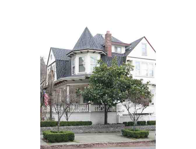 Enjoy 1 nights @ MILDRED'S BED AND BREAKFAST Seattle, WA + $100 FOOD