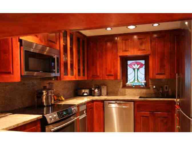 Enjoy 1 nights @ MILDRED'S BED AND BREAKFAST Seattle, WA + $100 FOOD