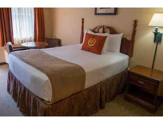 Enjoy 3 nights @ 3 Wild Bear Inn in Gatlinburg, Tennessee + $100 FOOD