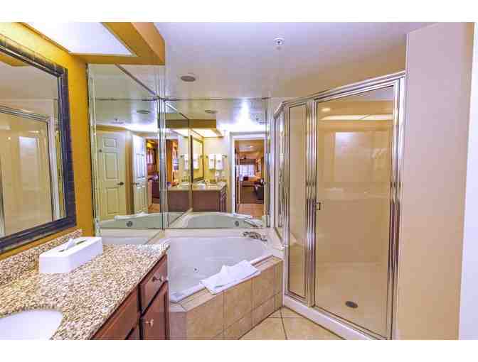 Enjoy 3 nights @ 4 STAR Westgate Lakes Orlando, Fl + $100 FOOD