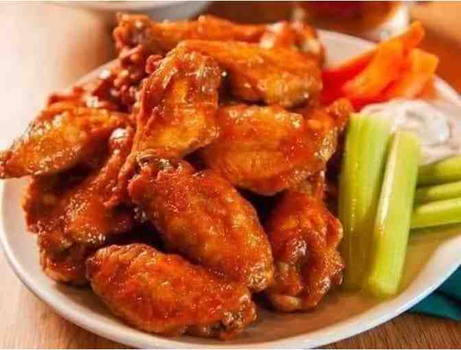 Enjoy $100 Big Daddys Sports Lounge, Phoenix, Arizona + $200 BONUS Food Credit