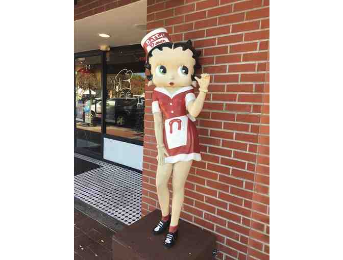 Enjoy $100 Hop Stop Diner, Glendale, Arizona + $200 BONUS Food Credit