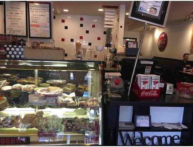 Enjoy $100 Hop Stop Diner, Glendale, Arizona + $200 BONUS Food Credit