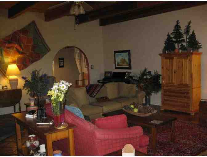 Enjoy 3 nights @ Chocolate Turtle Bed & Breakfast Corrales, NM + $100 FOOD Credit