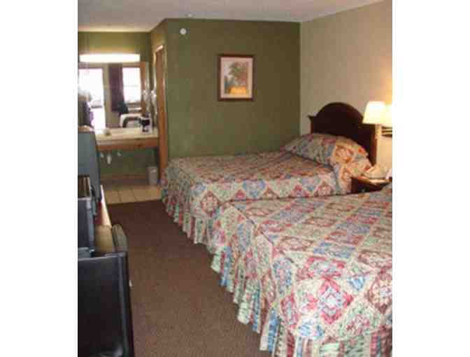 Enjoy 7 nights @ 4 STAR Westgate Branson Woods + $100 FOOD CREDIT