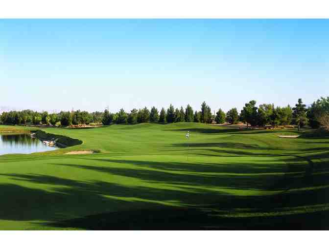 Enjoy foursome Desert Pines Golf Club Las Vegas, NV + $200 Food Credit