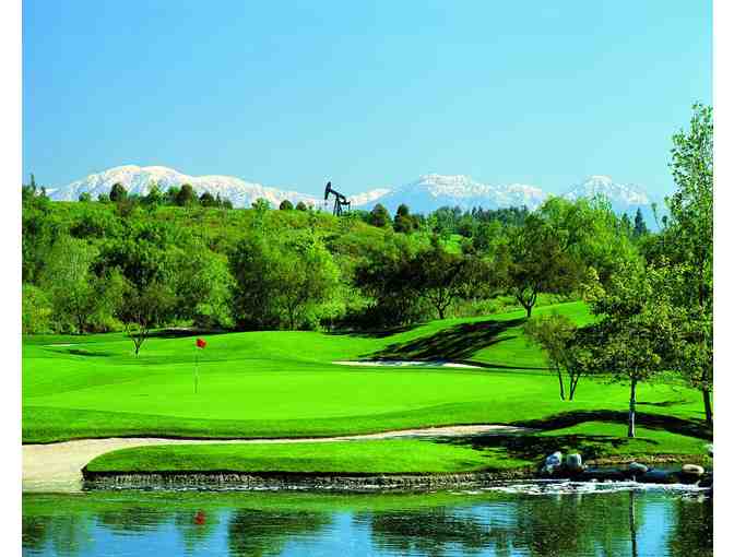 Enjoy foursome Los Coyote Hills Golf Club, Fullerton, CA + $200 Food Credit