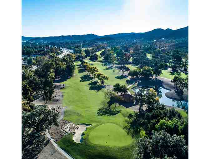 Enjoy foursome Los Robles Greens Golf Course Thousand Oaks, CA + $200 Food Credit