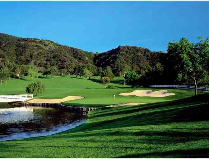 Enjoy foursome Mountain Gate Country Club Los Angeles, CA + $200 Food Credit