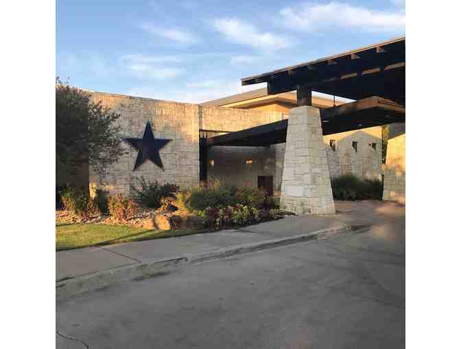 Enjoy Golf for 4 @ Cowboys Golf Club Grapevine,TX + $100 Food Credit
