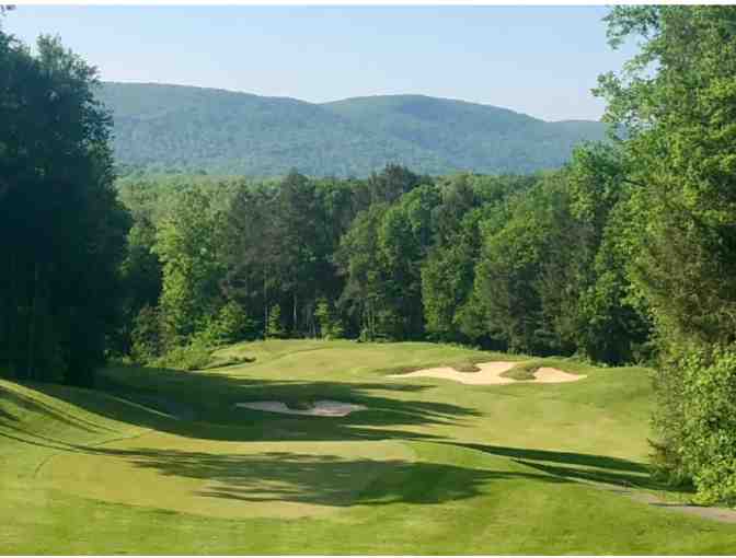 Enjoy Golf for 4 @ The Club At River Oaks Sherman,CT + $100 FOOD Credit