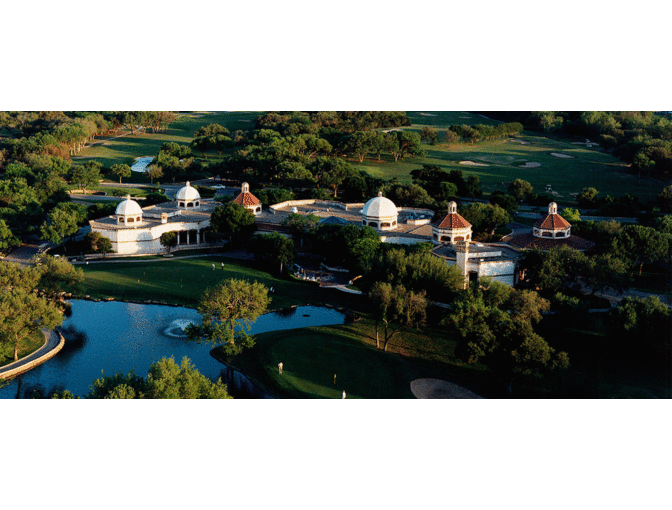 Enjoy Golf for 4 @ The Dominion Country Club San Antonio,TX + $100 Food Credit
