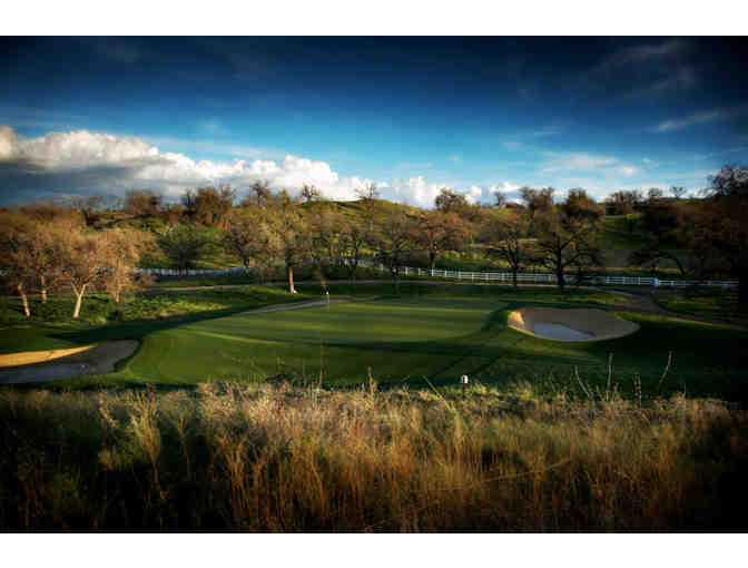 Enjoy Golf for 4 @ The Oaks Club at Valencia,Ca + $100 Food Credit