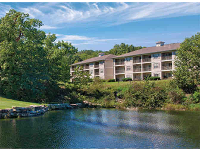 Ultimate Branson Golf Getaway! Branson Hills Golf Club + 3 nights Luxury Condo + $200 Food
