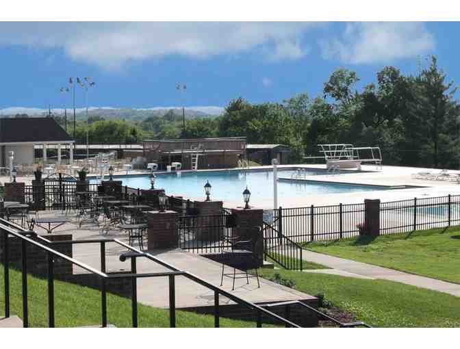 Ultimate Kentucky GOLF Getaway! Bowling Green Country Club + 3 nights BnB + $200 FOOD