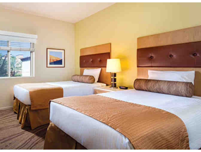 Ultimate Las Vegas, Nevada GOLF VACAY! Desert Pines Golf Club + 3 nights LUXE CONDO + FOOD