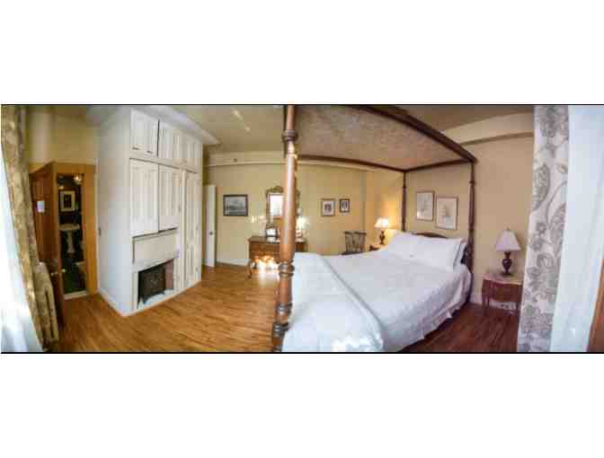 Ultimate St Paul,MN Golf Getaway! Majestic Oaks Golf Club + 2 nights LUXE Outing Lodge