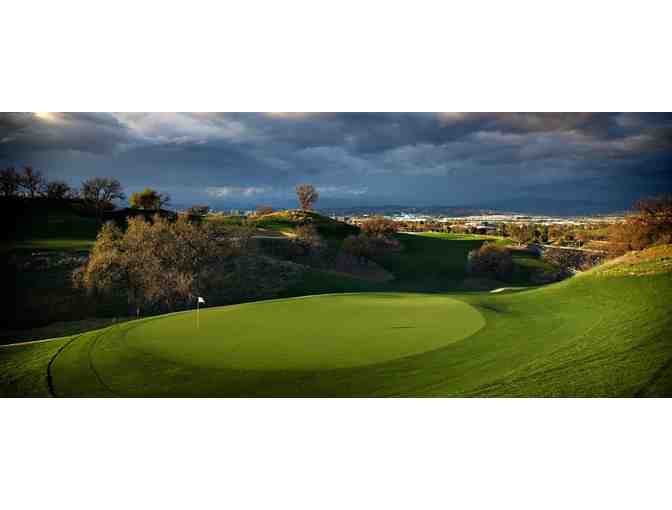 Enjoy a Foursome GOLF ROUND The Oaks Club at Valencia,Ca + $200 FOOD Credit