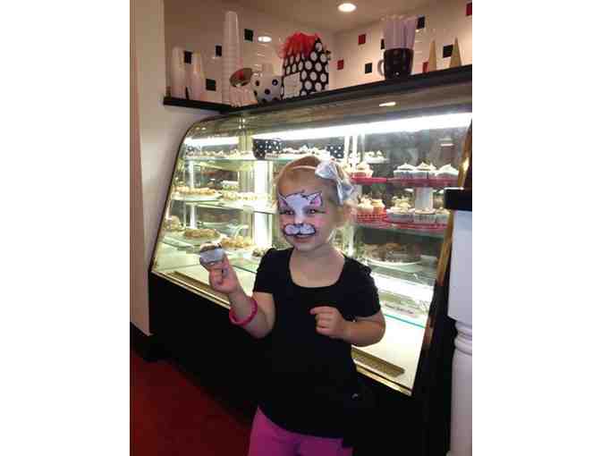 Enjoy $100 to The Hop Stop Diner Glendale, AZ 3.5 star reviews + $100 Food Credit