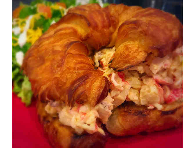 Enjoy $100 to The Hop Stop Diner Glendale, AZ 3.5 star reviews + $100 Food Credit