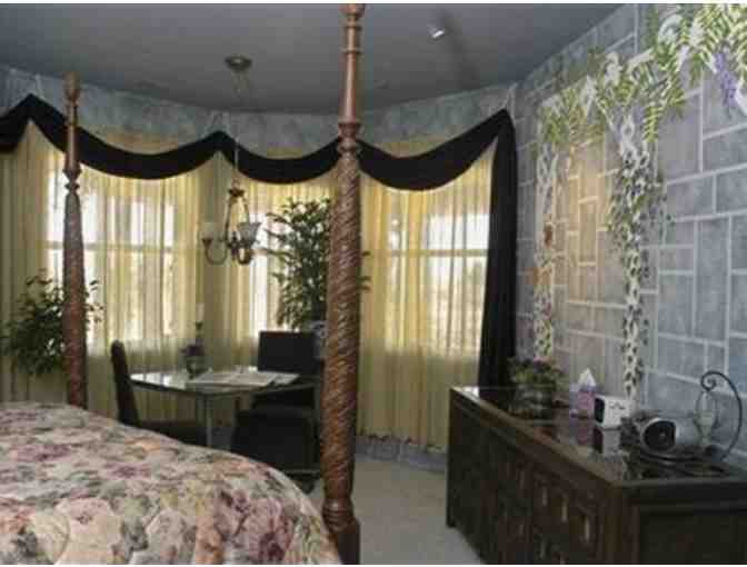 Enjoy 1 nights @ 5 Star Wild Rose Manor in Caldwell, ID + $100 FOOD CREDIT