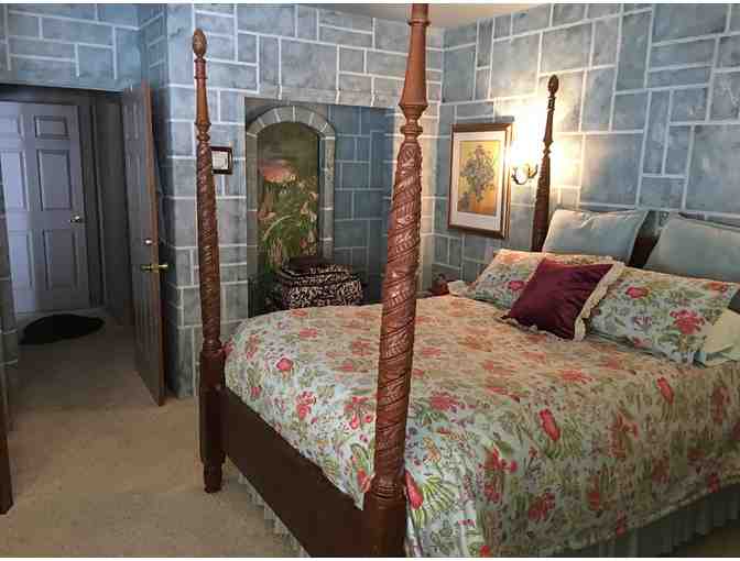 Enjoy 1 nights @ 5 Star Wild Rose Manor in Caldwell, ID + $100 FOOD CREDIT