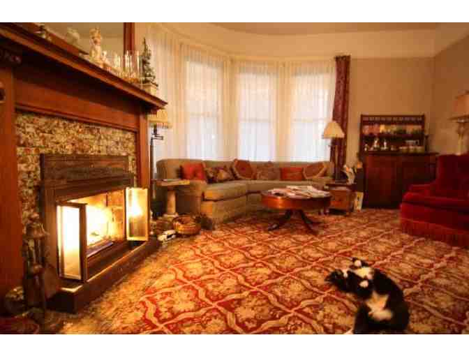 Enjoy 1 nights @ MILDRED'S BED AND BREAKFAST Seattle, WA + $100 FOOD